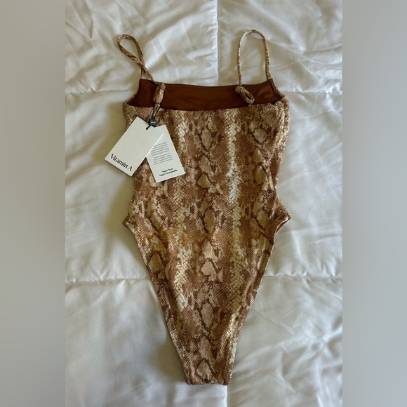 NWTs Vitamin A Jenna Sand Snake One Piece Swimsuit Sz 4/XS - Picture 4 of 4